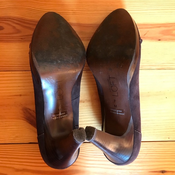Ann Taylor Loft Brown Suede Pointed Toe Pumps, EUC, 7 - Picture 8 of 9